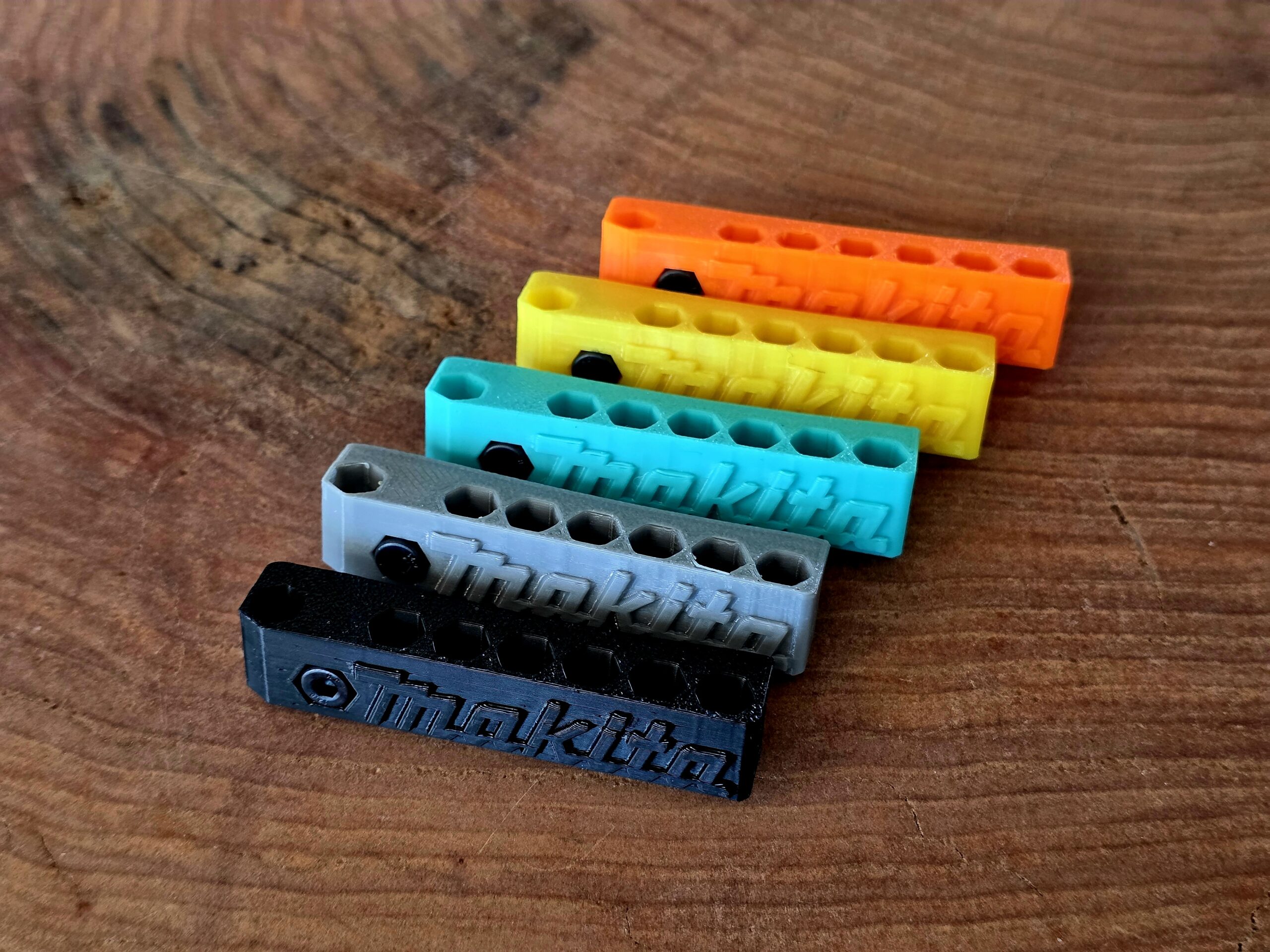 Makita otsikuhoidik