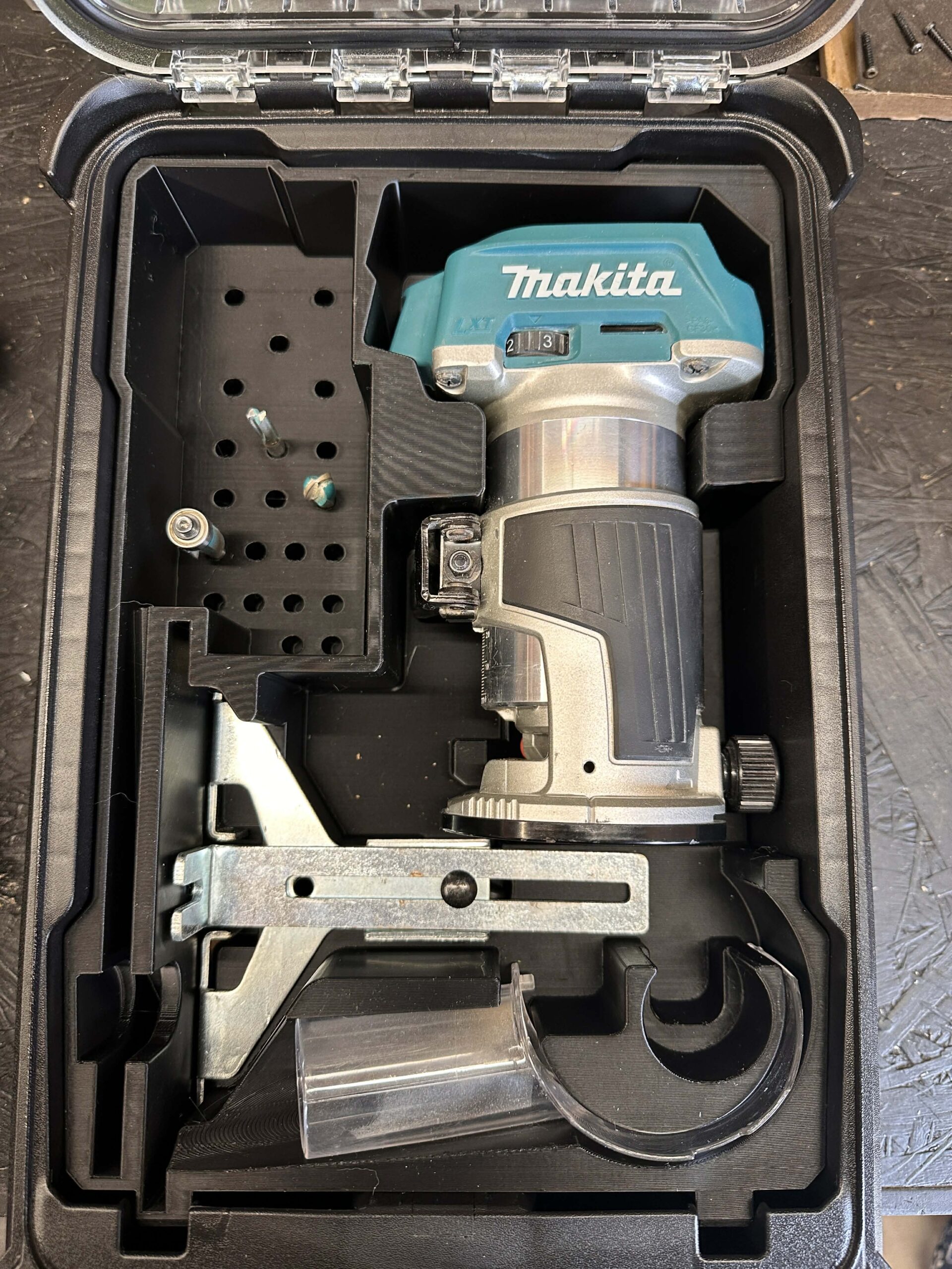 Makita tööriist kohandatud sisuga kohvris