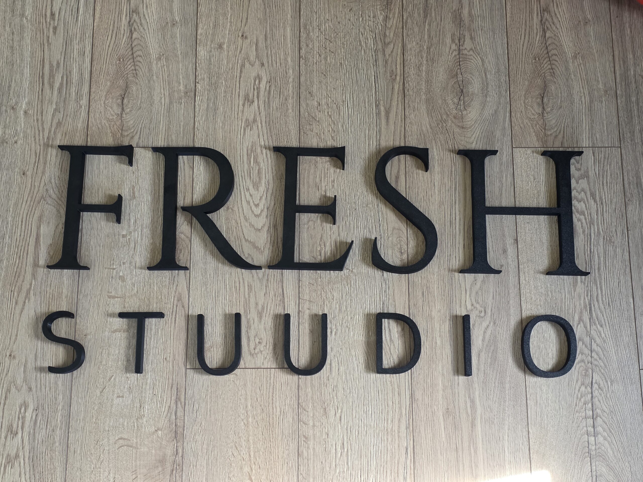 Must FRESH STUUDIO kiri enne paigaldamist